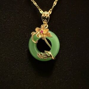 NWT Goldtone Stainless Steel Flower & Jade-Inspired Pendant Necklace